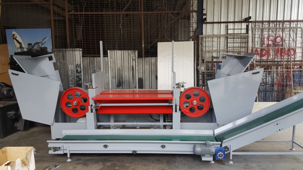WOODEN PALLET RECYCLING MACHINE